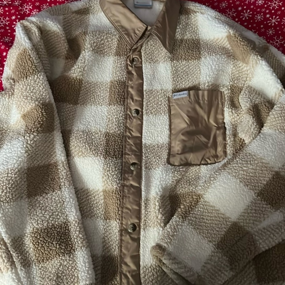 Comfy Button Up Jacket Perfect For Winter! - image 3